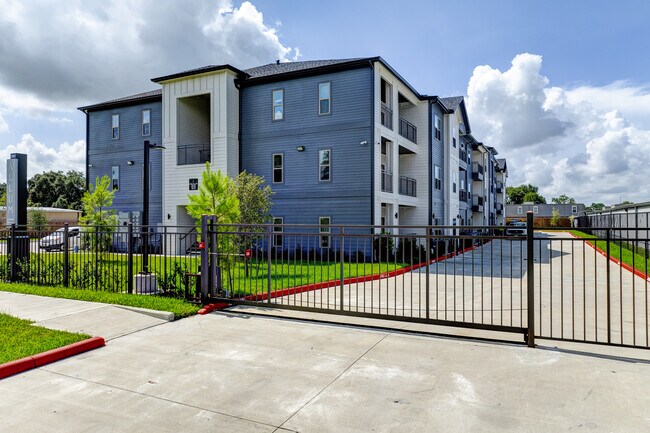 Allum At South Post Oak in Houston, TX - Building Photo - Building Photo