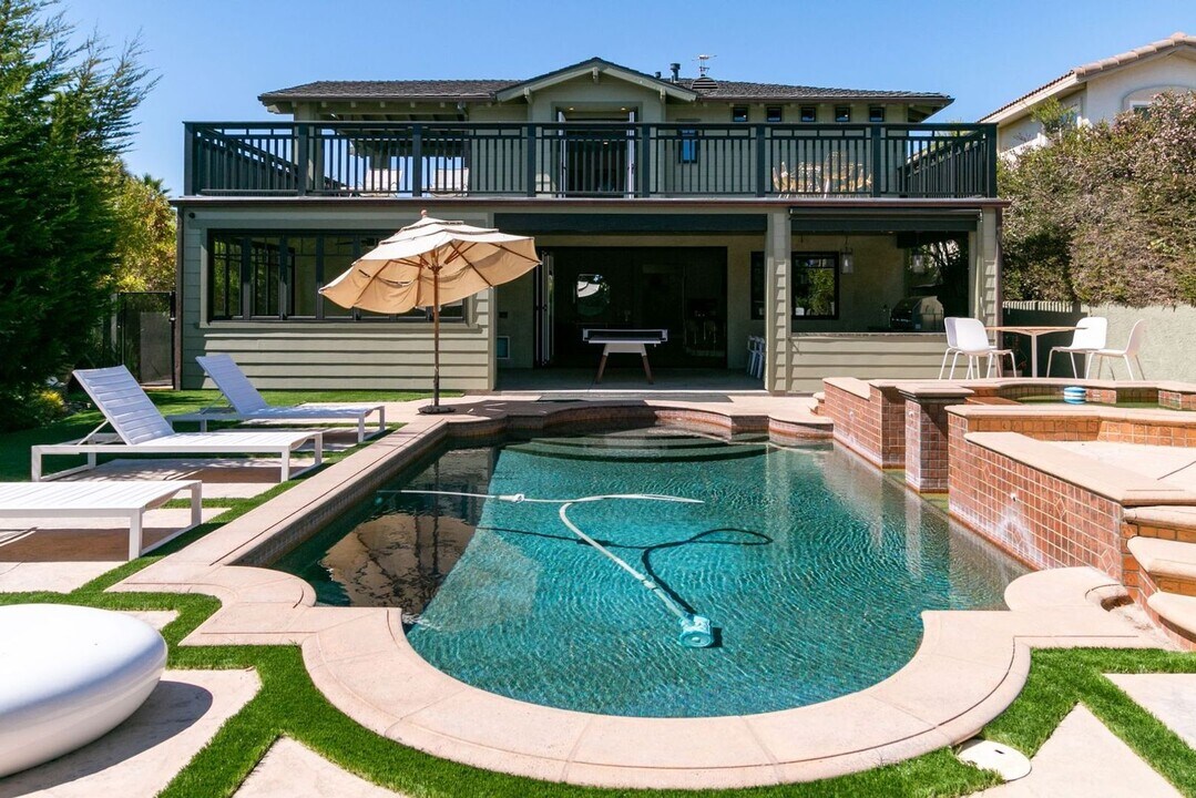1520 Mandalay Beach Rd in Oxnard, CA - Building Photo