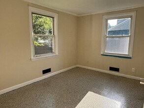 215 Jaffrey St in Weymouth, MA - Building Photo - Building Photo