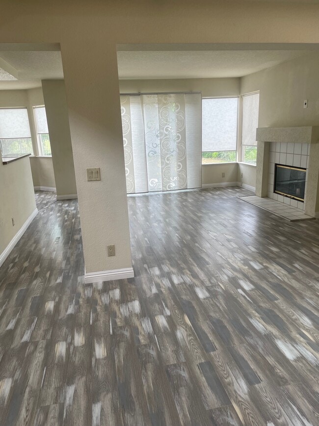 24687 Calle Largo in Calabasas, CA - Building Photo - Building Photo