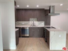 1155 N La Cienega Blvd, Unit 305 in West Hollywood, CA - Building Photo