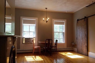 178 Bowen St, Unit 3 in Providence, RI - Foto de edificio - Building Photo