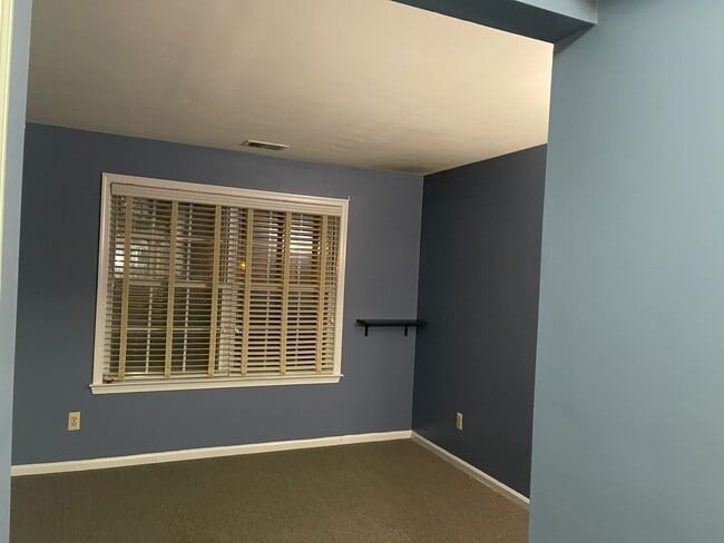 420 Stratford Pl in Bound Brook, NJ - Building Photo - Building Photo