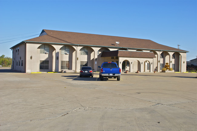 1216 I-30 in Greenville, TX - Building Photo - Building Photo