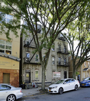 440 Saint Marks Pl Apartments