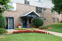 Lakeside Apartments photo'