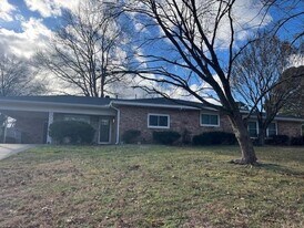 8787 Country Club Dr in Rogers, AR - Building Photo