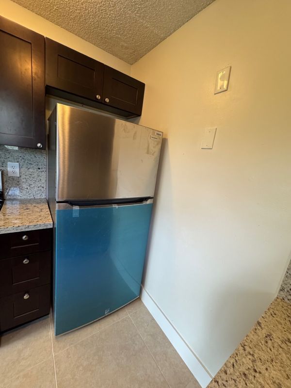 1121 W River Dr in Margate, FL - Foto de edificio - Building Photo