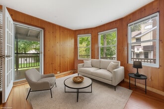 53 Indian Field Rd in Greenwich, CT - Building Photo - Building Photo