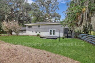 130 Salt Creek Rd in Savannah, GA - Foto de edificio - Building Photo