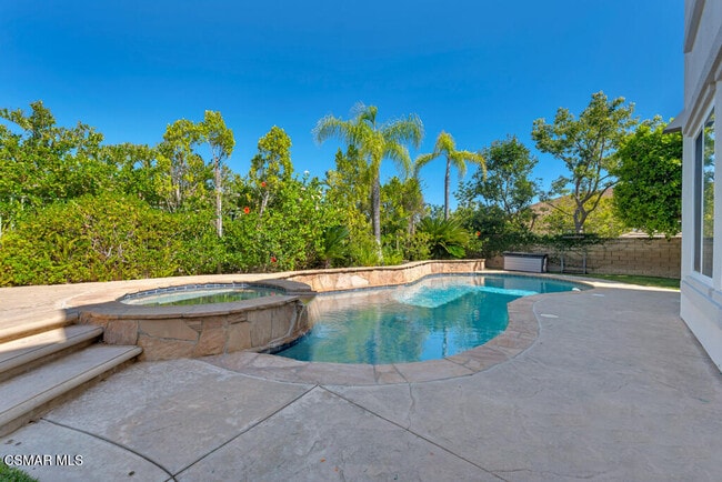 3302 Woodley Ave in Thousand Oaks, CA - Building Photo - Building Photo