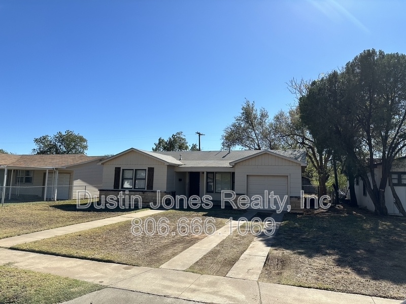 1911 36th St in Lubbock, TX - Building Photo