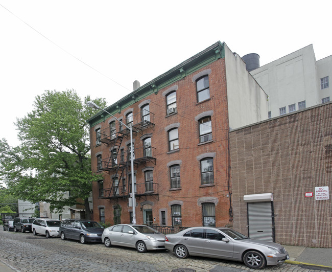 312 Water St in Brooklyn, NY - Building Photo - Building Photo