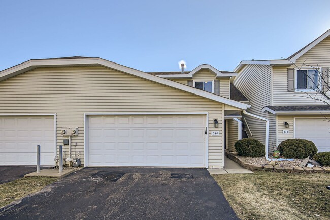 546 Pleasure Creek Dr in Blaine, MN - Building Photo - Building Photo