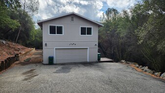 13599 Sun Forest Dr in Penn Valley, CA - Building Photo