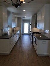 413 W Acacia Ave in El Segundo, CA - Building Photo - Building Photo