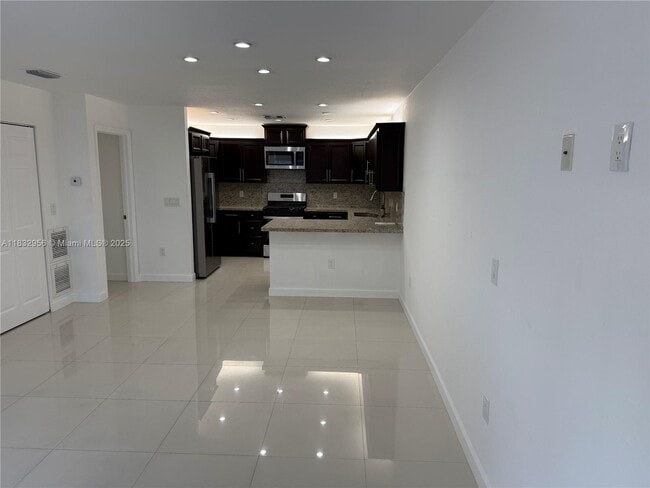 214 NE 108th St in Miami, FL - Building Photo - Building Photo