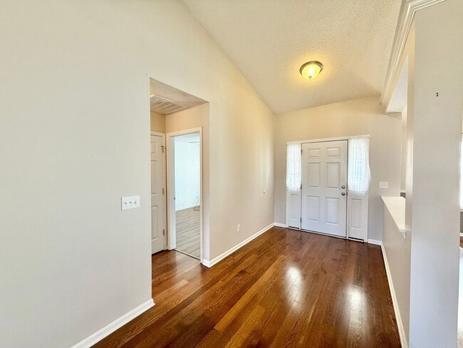 1916 Hickory Bark Dr in Fuquay Varina, NC - Building Photo - Building Photo