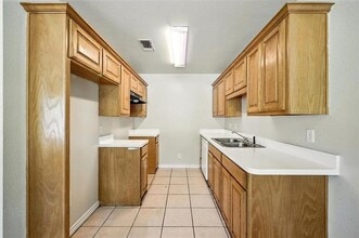 1326-1328 S Travis St in Sherman, TX - Building Photo - Building Photo