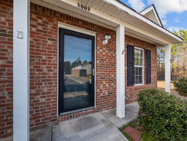 1007 Timberlake Trl in Jacksonville, NC - Building Photo - Building Photo