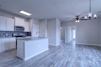 201 E 5th St, Unit TBD201 in Ferris, TX - Building Photo - Building Photo