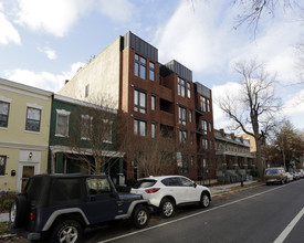 Axis Condos in Washington, DC - Foto de edificio - Building Photo