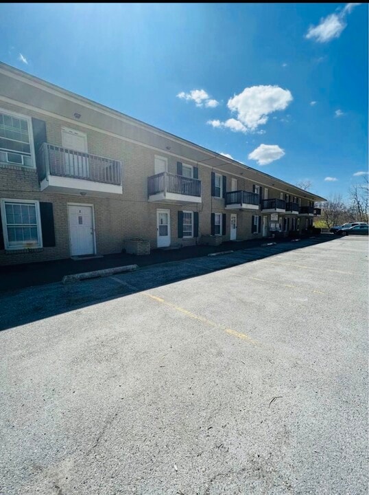 100 Carter Dr in Princeton, WV - Building Photo