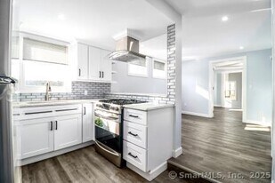 15 Minerva St in Derby, CT - Building Photo