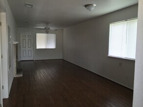 3611 Elliott St in Bryan, TX - Foto de edificio - Building Photo