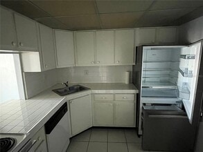 2760 Coconut Bay Ln, Unit 2312 in Sarasota, FL - Building Photo - Building Photo