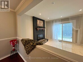 71 Covent Cres in Aurora, ON - Building Photo - Building Photo