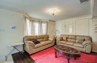 3219 Leila Oaks Dr in Houston, TX - Building Photo - Building Photo