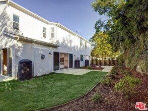 5602 W 78th St in Los Angeles, CA - Building Photo - Building Photo