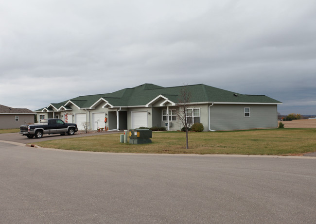 Crossing Meadows in Ellsworth, WI - Building Photo - Building Photo