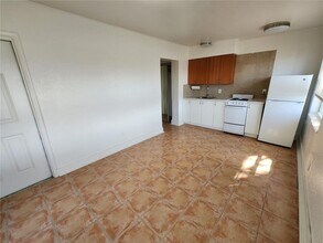 155 110th Ave in Treasure Island, FL - Building Photo - Building Photo