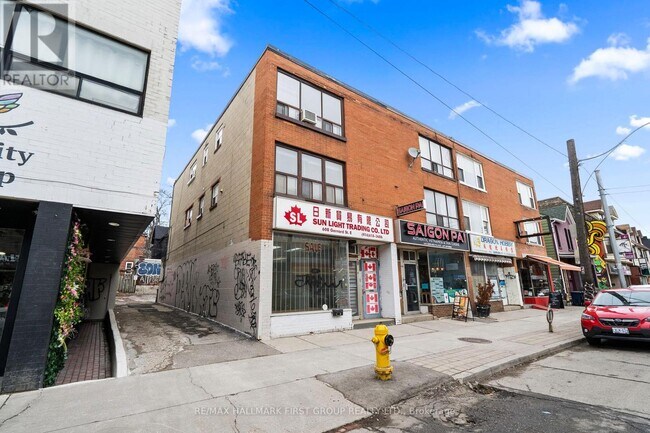 608 Gerrard St E in Toronto, ON - Building Photo - Building Photo