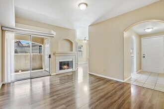 525 Indian Princess Dr in Las Vegas, NV - Building Photo - Building Photo