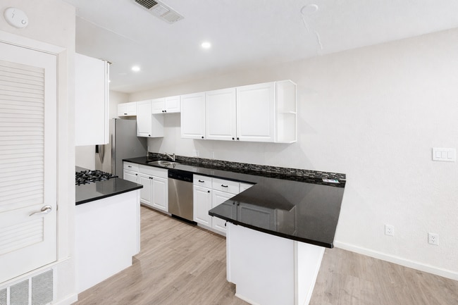 5917 Little Creek Trl in Austin, TX - Building Photo - Building Photo