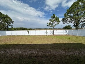 6033 Kumquat Cir in La Belle, FL - Building Photo - Building Photo
