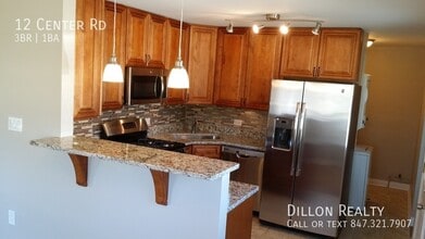 12 Center Rd in Streamwood, IL - Building Photo - Building Photo