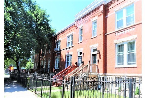 7552 S Parnell Ave-Unit -1 in Chicago, IL - Building Photo
