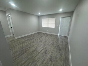 2590 Hayden Dr, Unit 2 in Palm Springs, FL - Building Photo - Building Photo