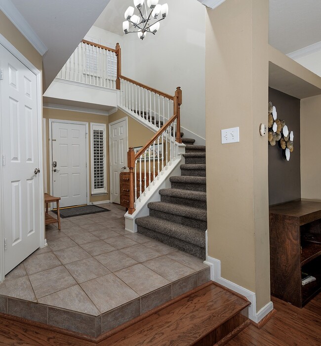 110 N Valley Oaks Cir in Spring, TX - Building Photo - Building Photo