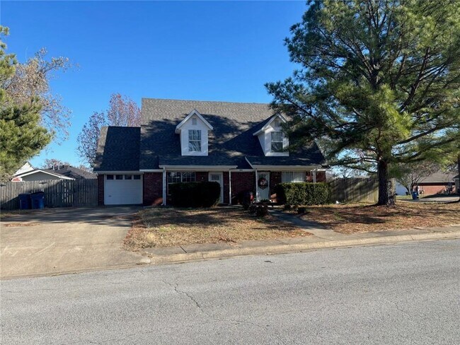 1402 Camellia Dr in Bentonville, AR - Building Photo - Building Photo