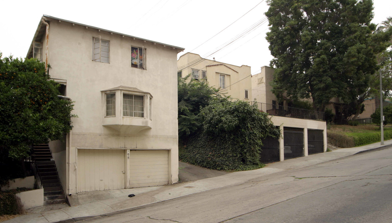 106-124 Witmer St in Los Angeles, CA - Building Photo