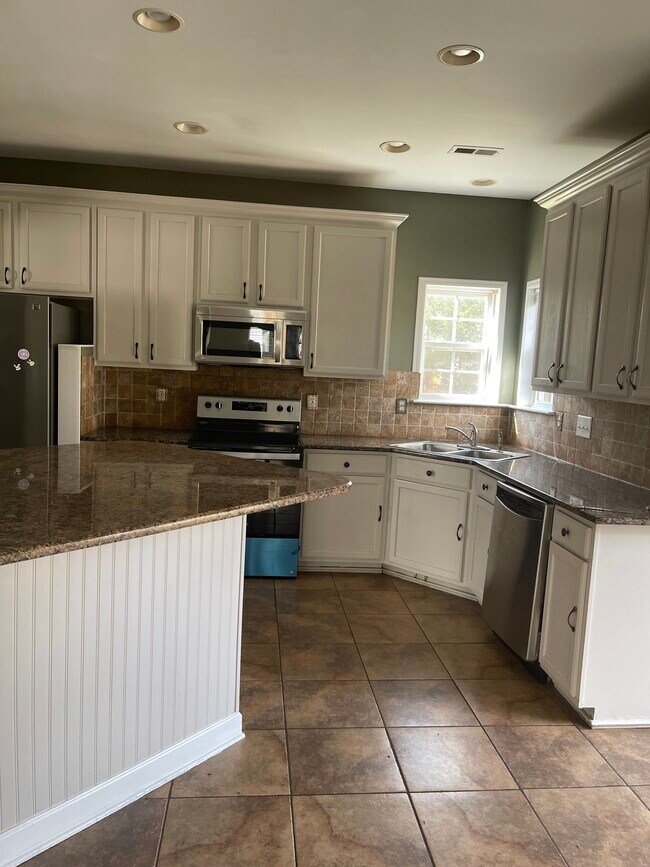2801 Ireton Pl photo'