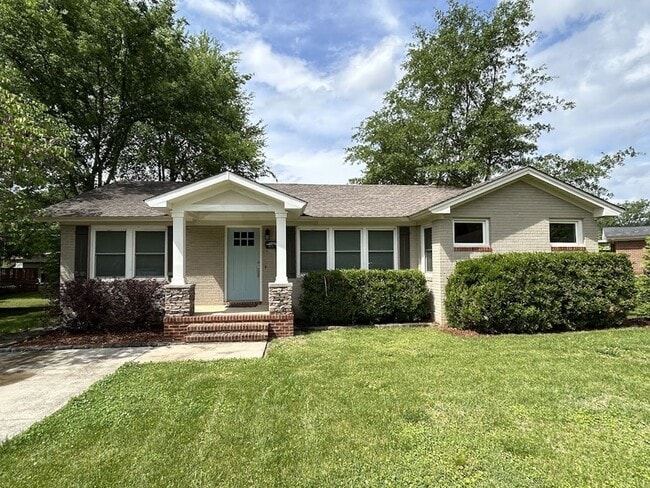 property at 1931 Stevens Dr NE