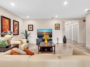 6538 Via Regina in Boca Raton, FL - Building Photo - Building Photo