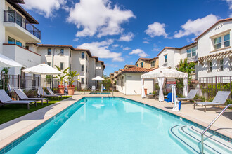 Ageno Apartments in Livermore, CA - Foto de edificio - Building Photo