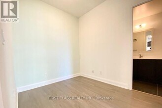 56 Annie Craig Dr in Toronto, ON - Building Photo - Building Photo